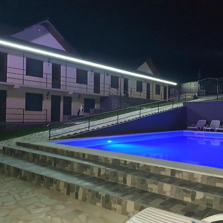 Vila Donau Dubova Exterior foto