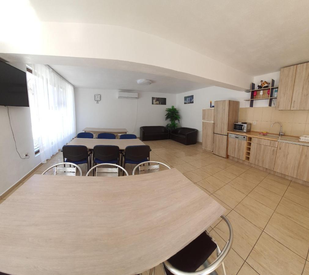 Vila Donau Dubova Exterior foto